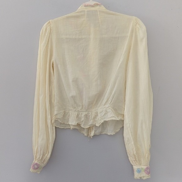 Vintage Blouse Top Embroidered Floral Button Up size Medium - Picture 6 of 9